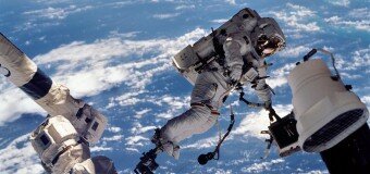 Российские космонавты установили дополнительную антенну на МКС