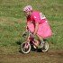 Мистер Симс участвут в велопробеге Тур де Франс на детском велосипеде