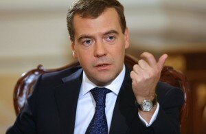 Медведев заявил, что Порошенко лично виновен в смертях на юго-востоке Украины