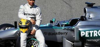 Команда F-1 Mercedes была вынуждена сменить пилота