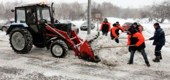 Сегодня уберут снег с девяти улиц города