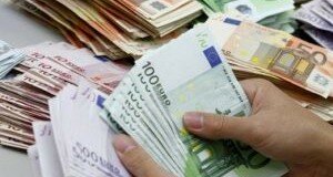 Премьер Чехии: страна может перейти на евро не раньше 2020 года